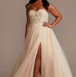 Elegant Cream Strapless Wedding Dress